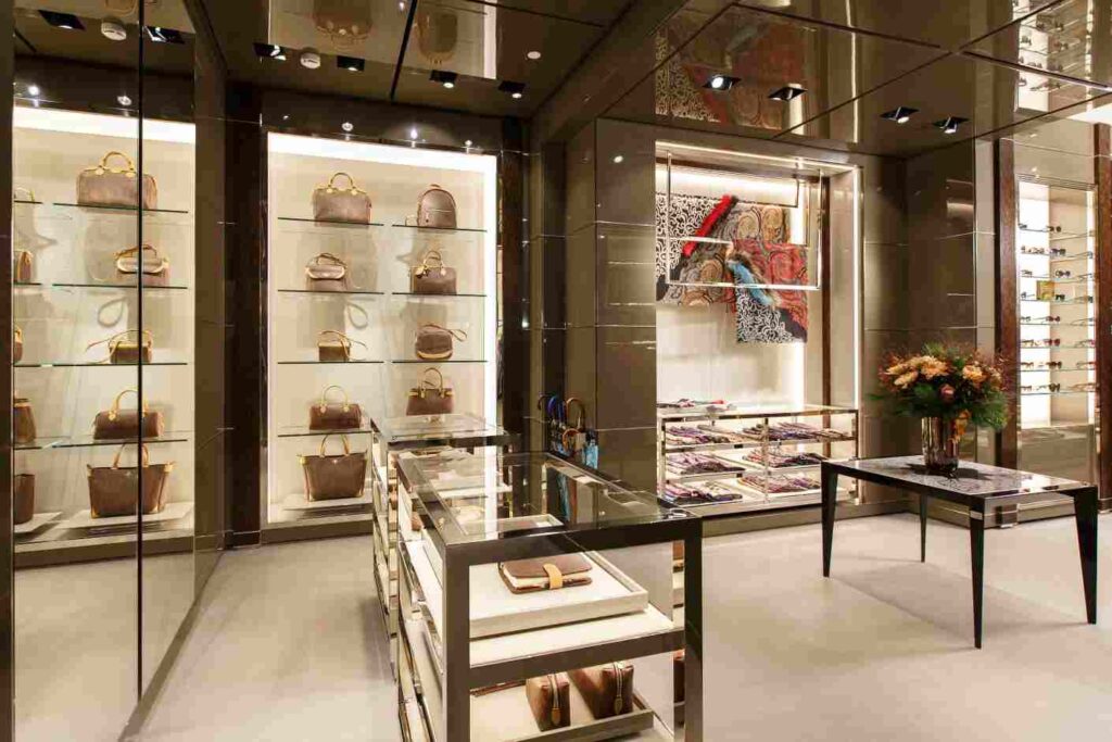 Etro stores: what custom-made furnishings did they choose for their boutiques?