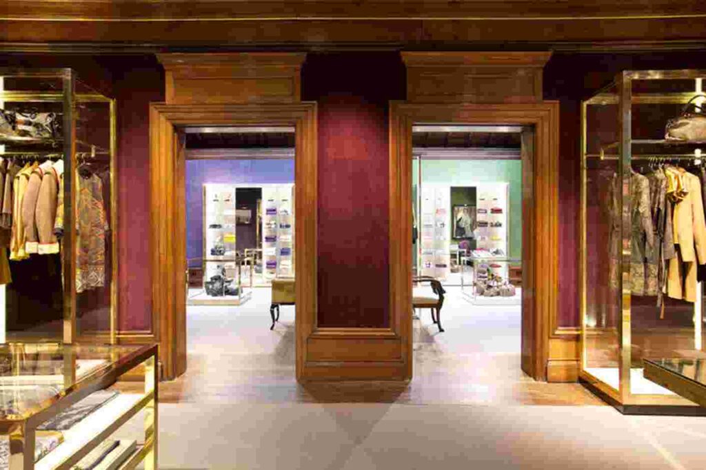 Shops, stores, corners: discover Il Piccolo's furnishing project for Etro