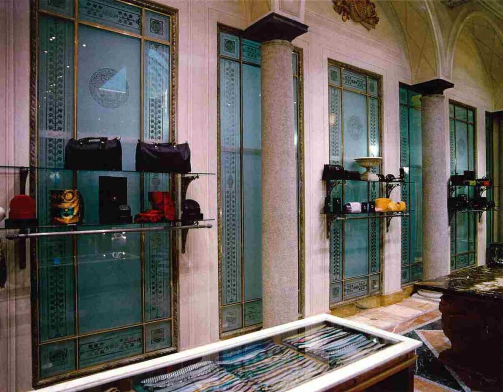 Negozi di alta moda Versace