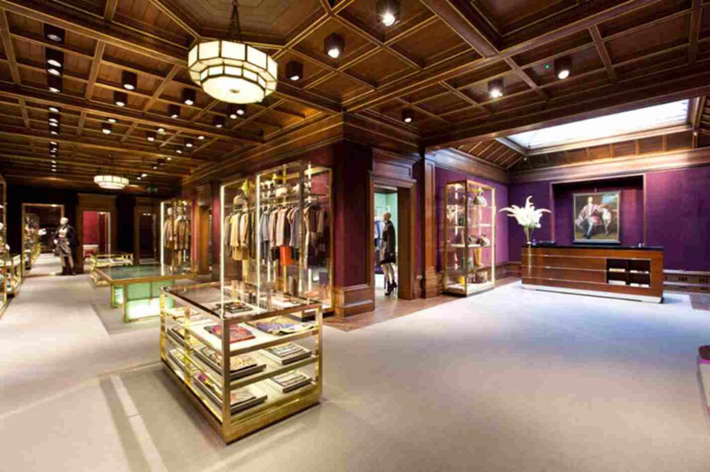 Negozi Etro: quali arredi su misura hanno scelto per le loro boutique?
